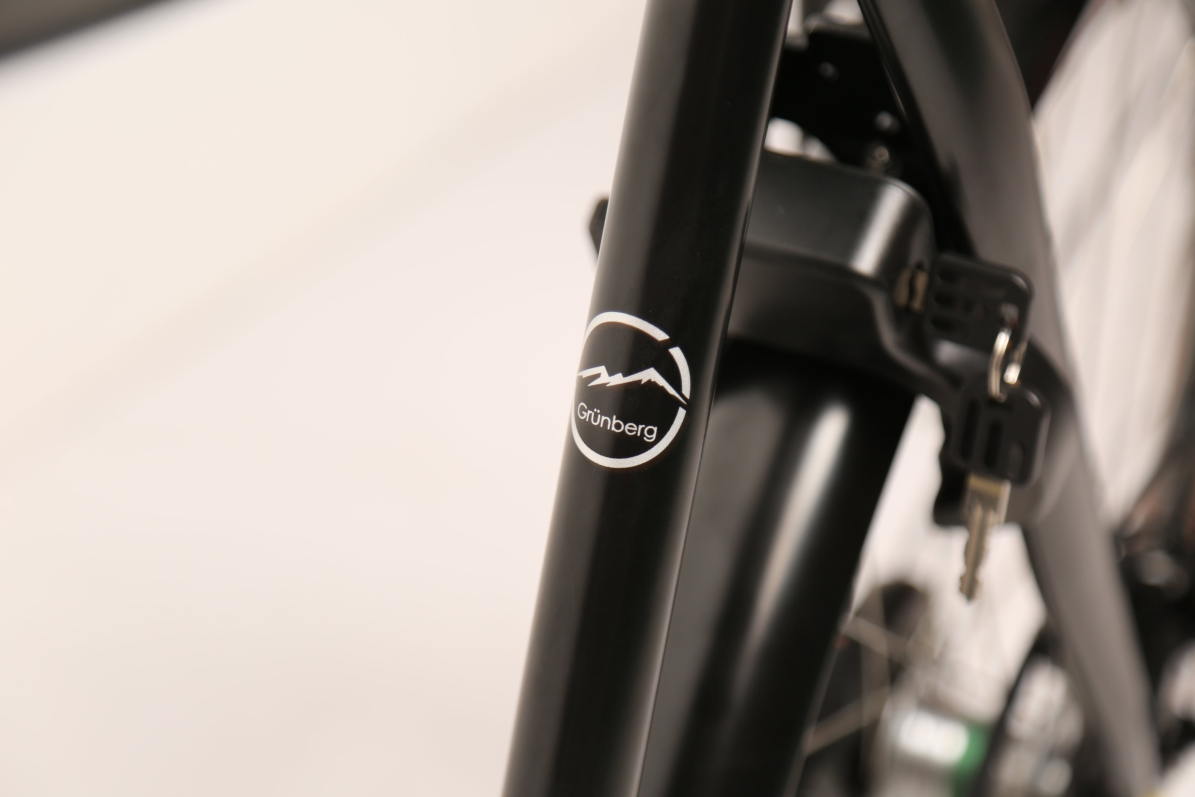 Amsterdam Cargo M Premium